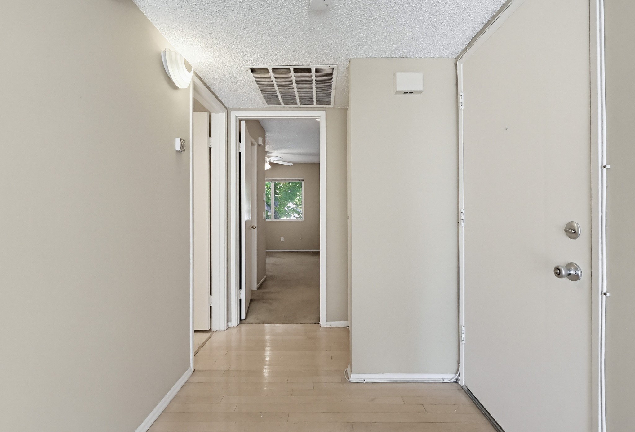 Virtual tour photo 21 of 60 for 6028 Bixby Village Dr APT 96