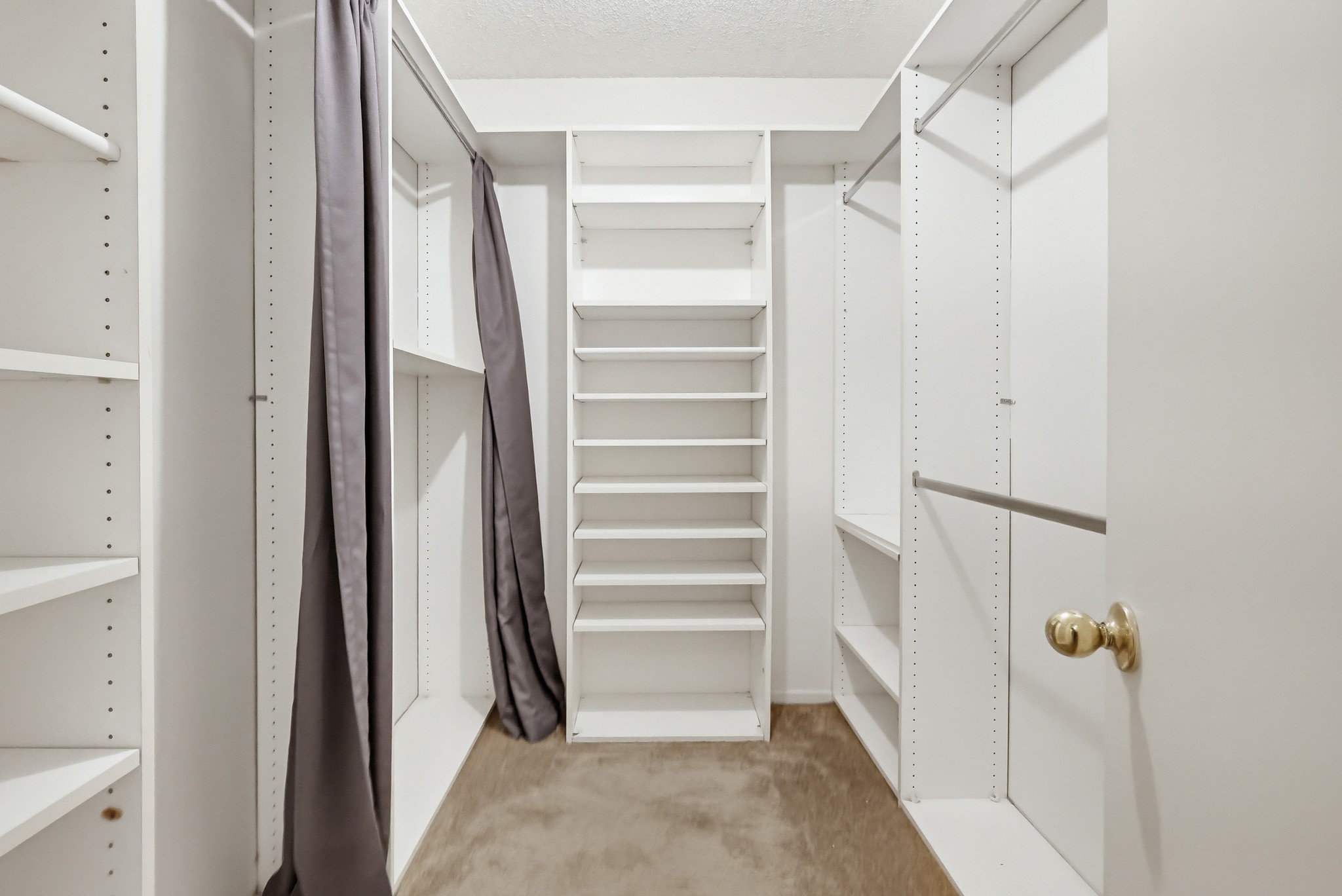 Virtual tour photo 25 of 60 for 6028 Bixby Village Dr APT 96