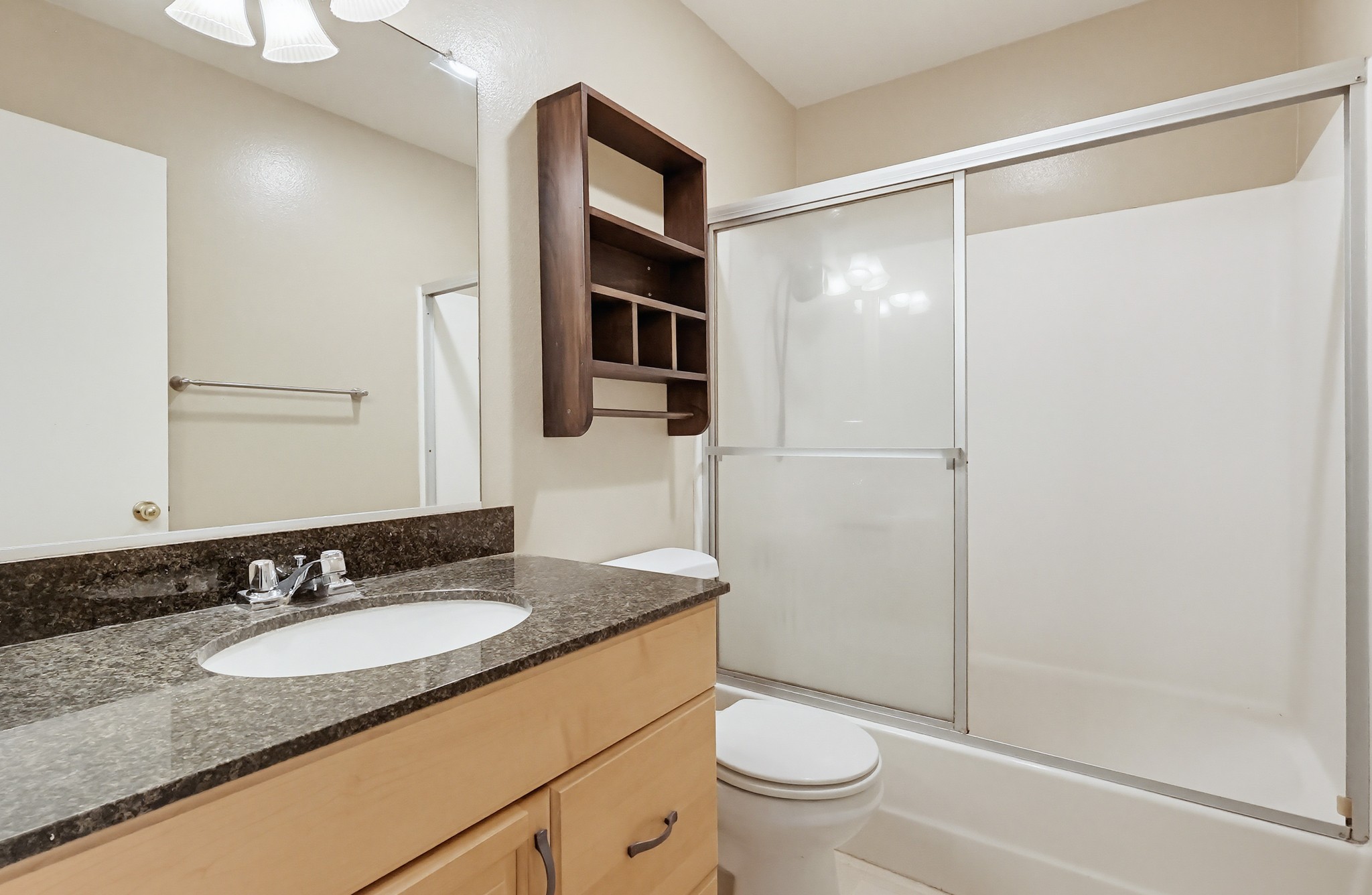 Virtual tour photo 27 of 60 for 6028 Bixby Village Dr APT 96
