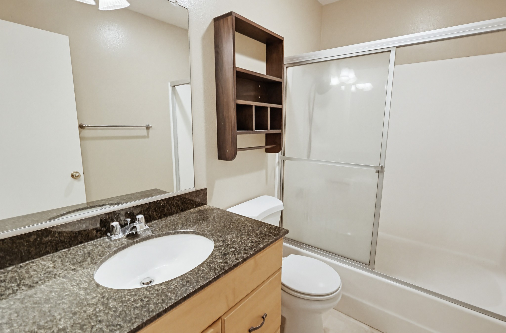 Virtual tour photo 28 of 60 for 6028 Bixby Village Dr APT 96