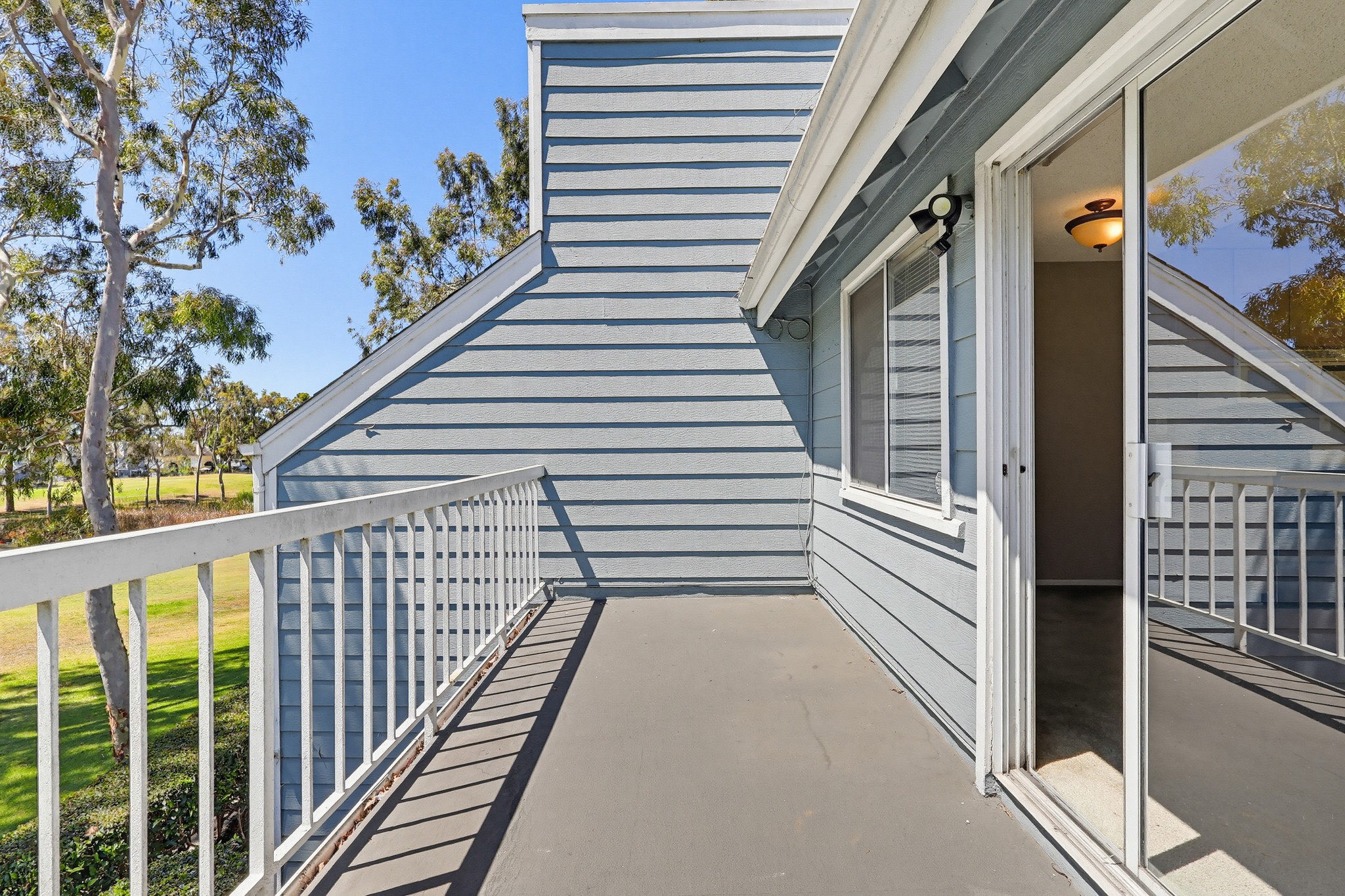 Virtual tour photo 32 of 60 for 6028 Bixby Village Dr APT 96