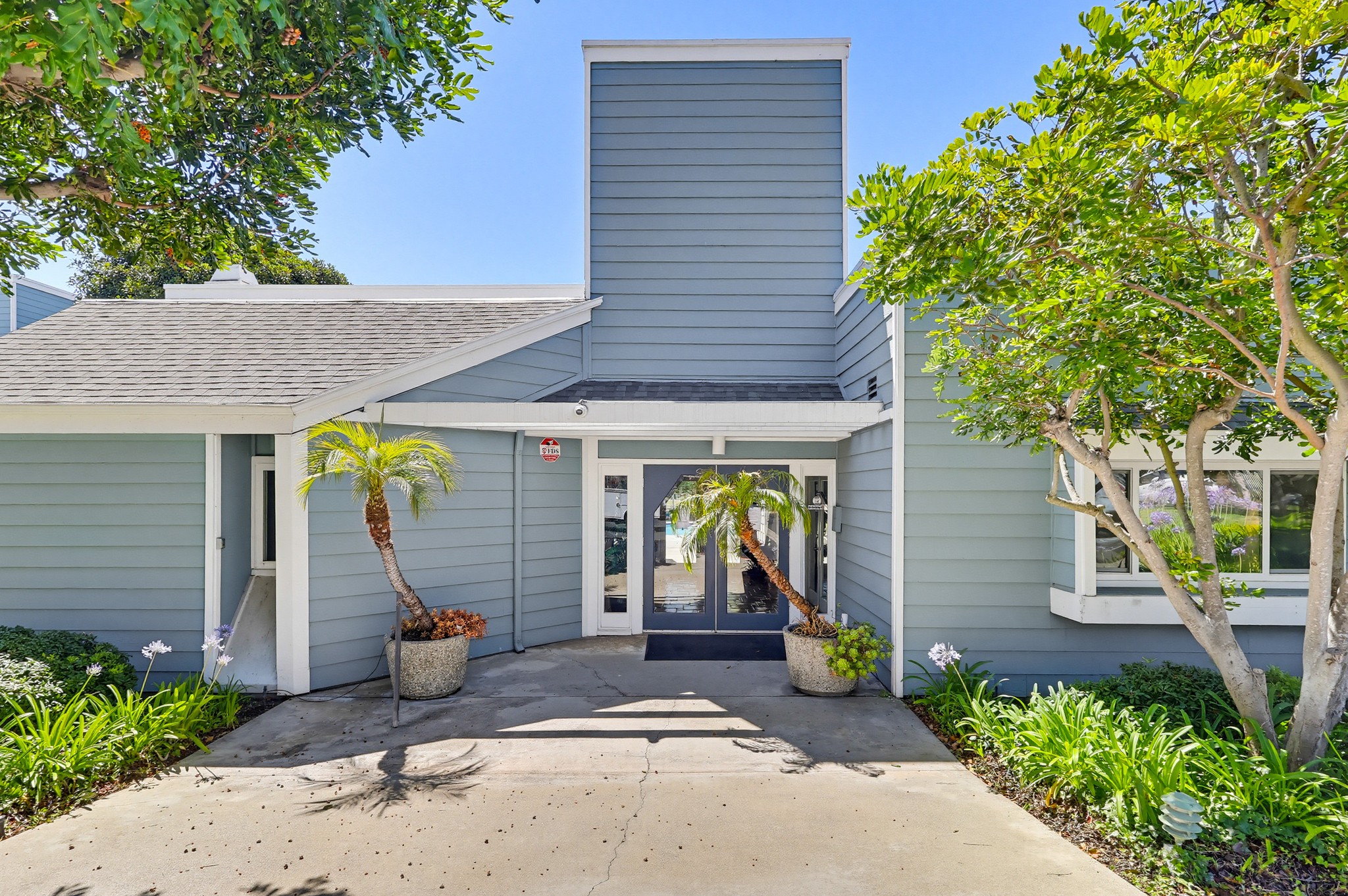 Virtual tour photo 40 of 60 for 6028 Bixby Village Dr APT 96