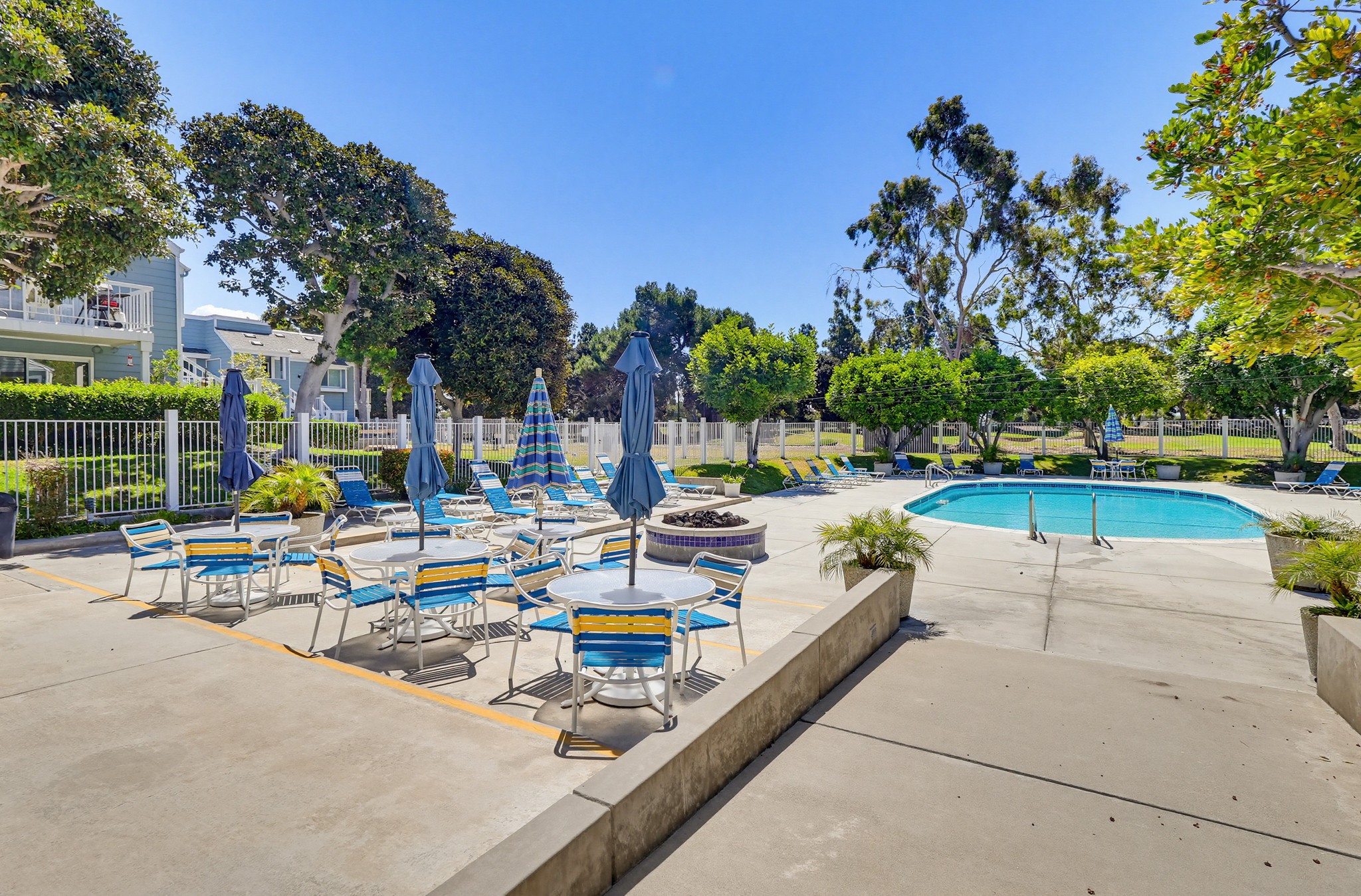 Virtual tour photo 46 of 60 for 6028 Bixby Village Dr APT 96