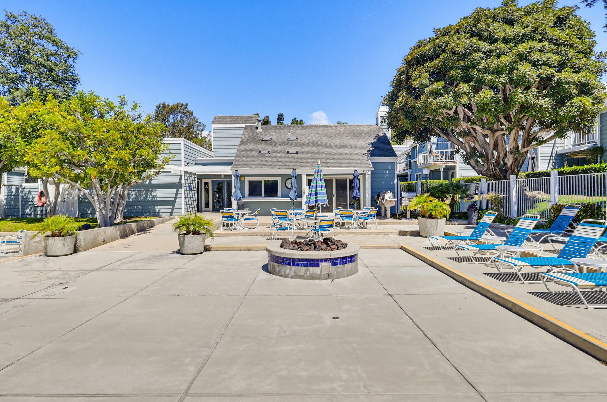 Virtual tour photo 52 of 60 for 6028 Bixby Village Dr APT 96