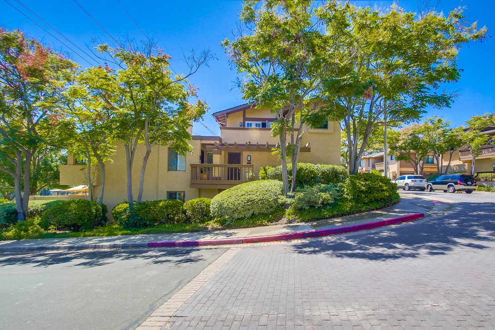 Virtual tour photo 3 of 71 for 6033 Gaines St