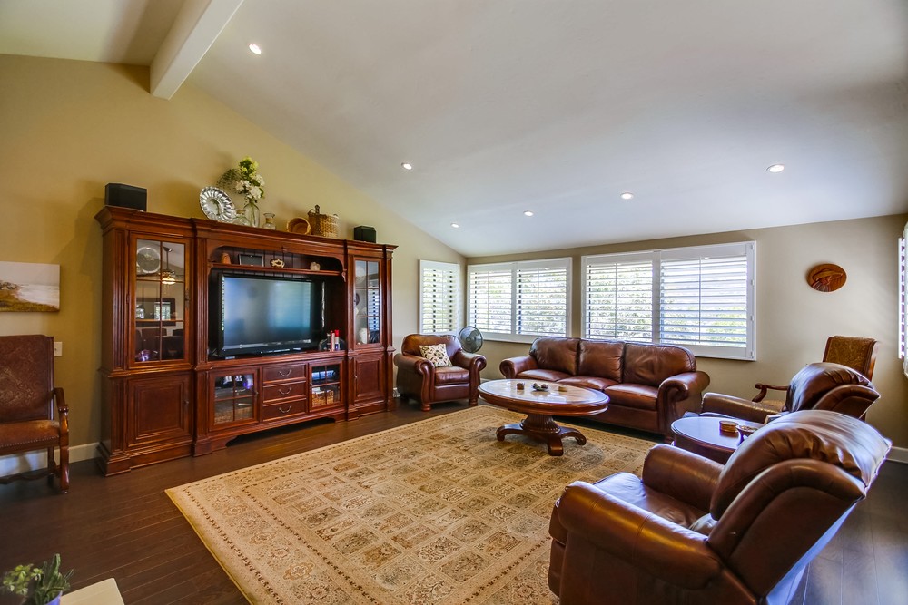 Virtual tour photo 13 of 71 for 6033 Gaines St