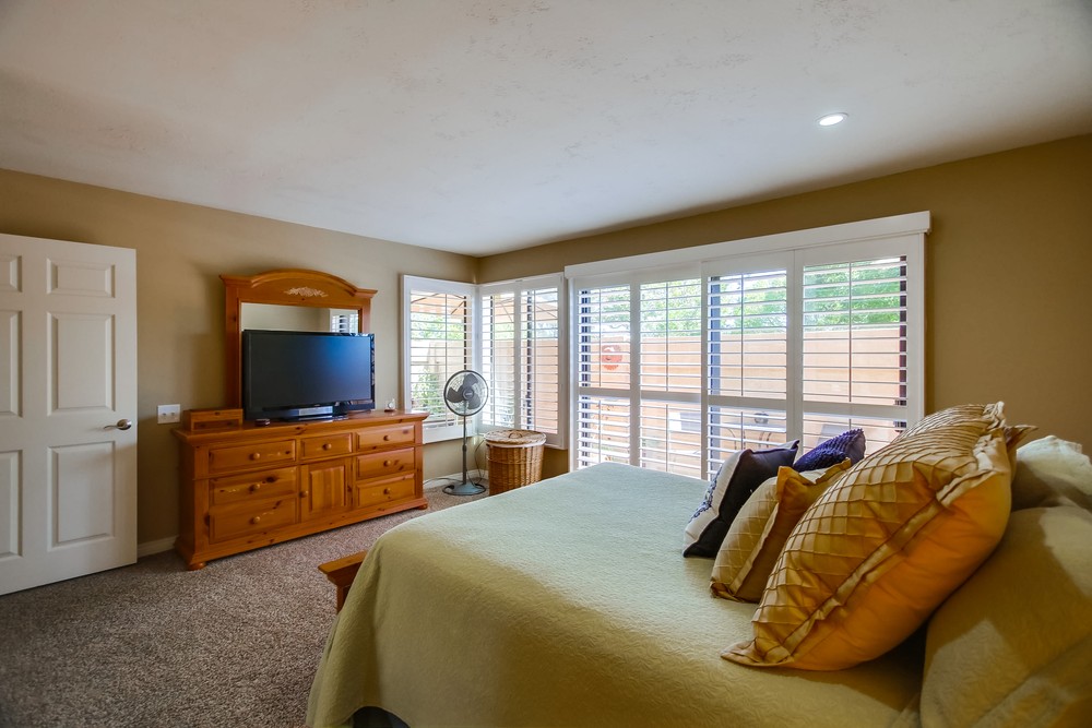 Virtual tour photo 38 of 71 for 6033 Gaines St