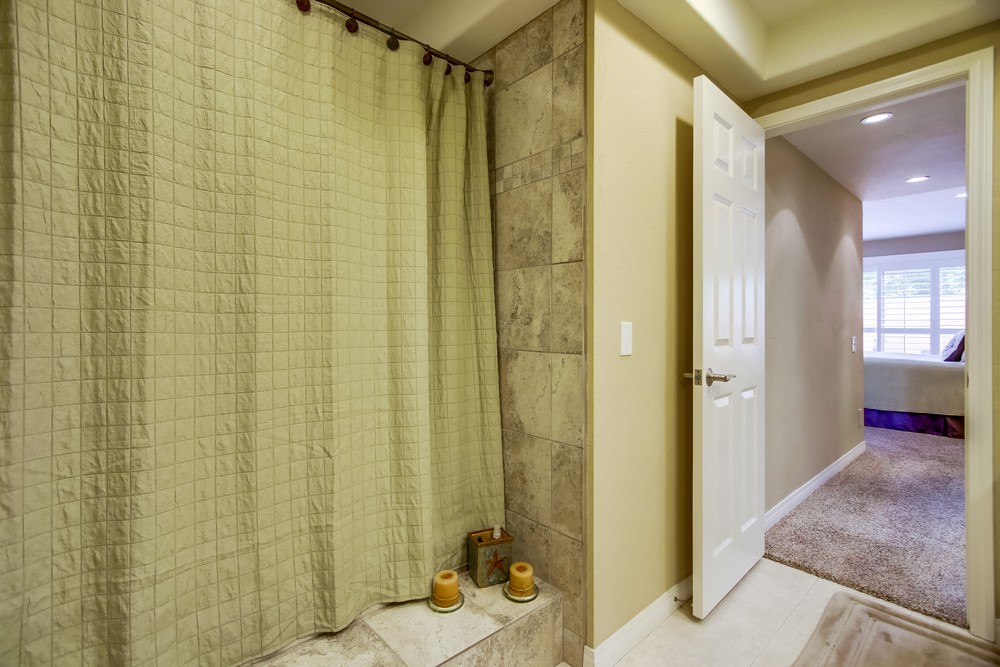 Virtual tour photo 43 of 71 for 6033 Gaines St