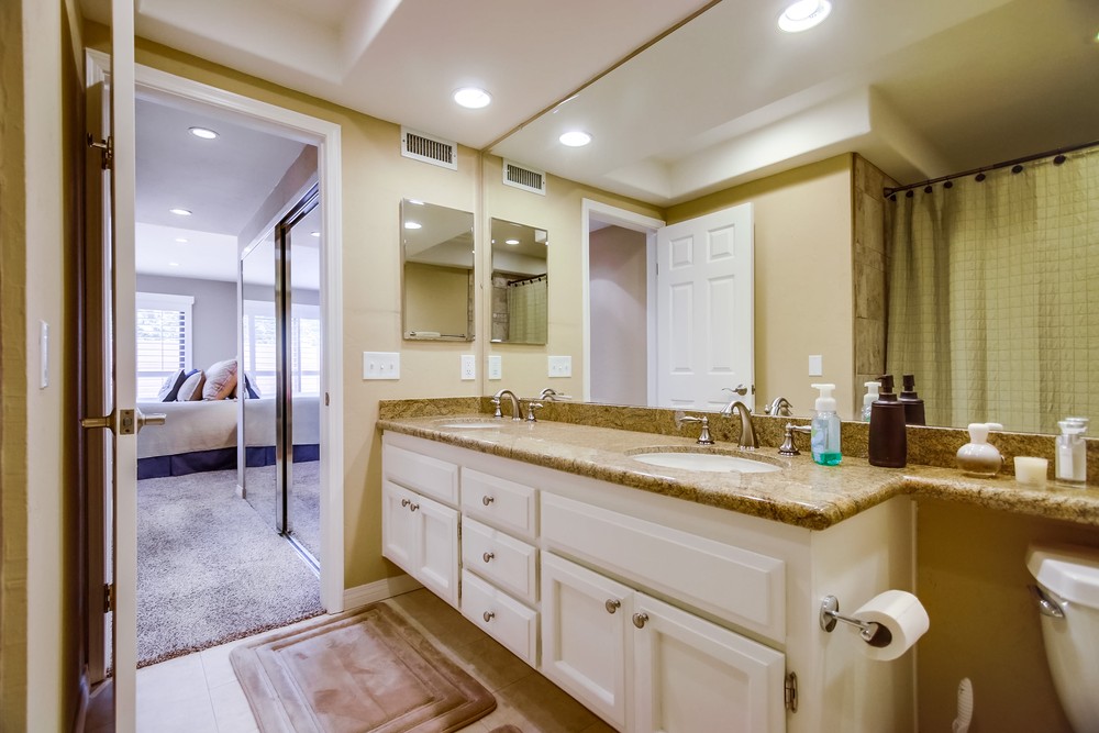 Virtual tour photo 45 of 71 for 6033 Gaines St