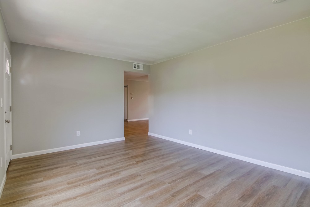 Virtual tour photo 9 of 42 for 6045 Daisy Ave