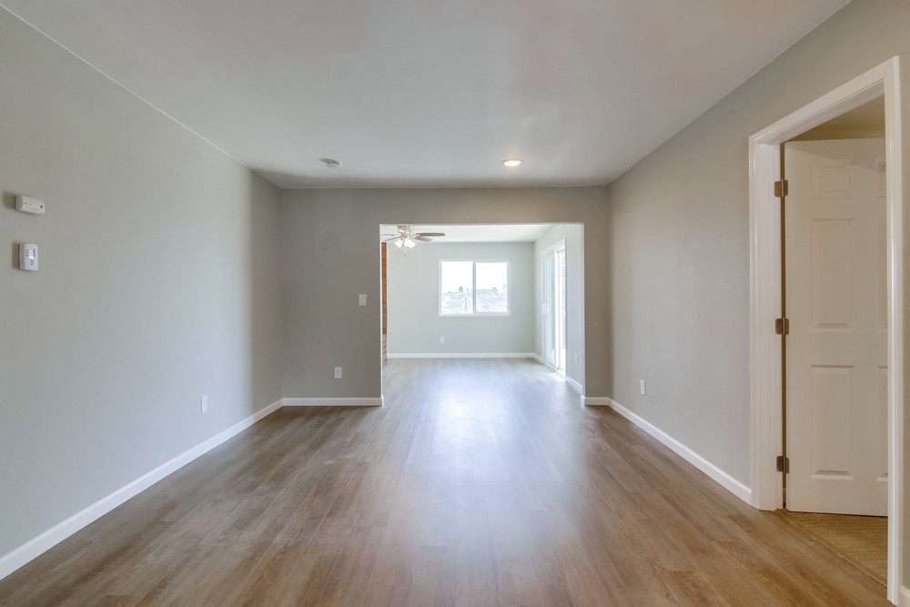 Virtual tour photo 11 of 42 for 6045 Daisy Ave