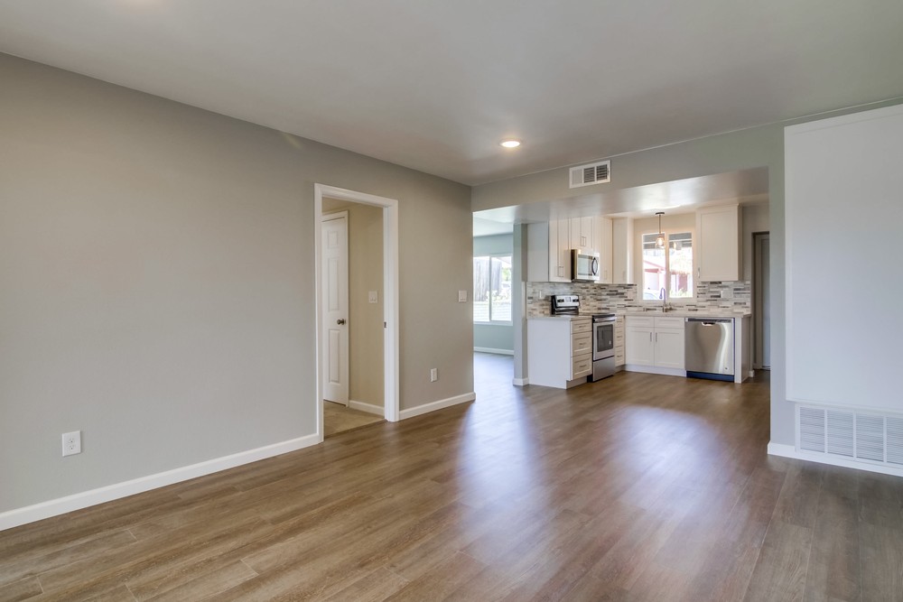 Virtual tour photo 15 of 42 for 6045 Daisy Ave