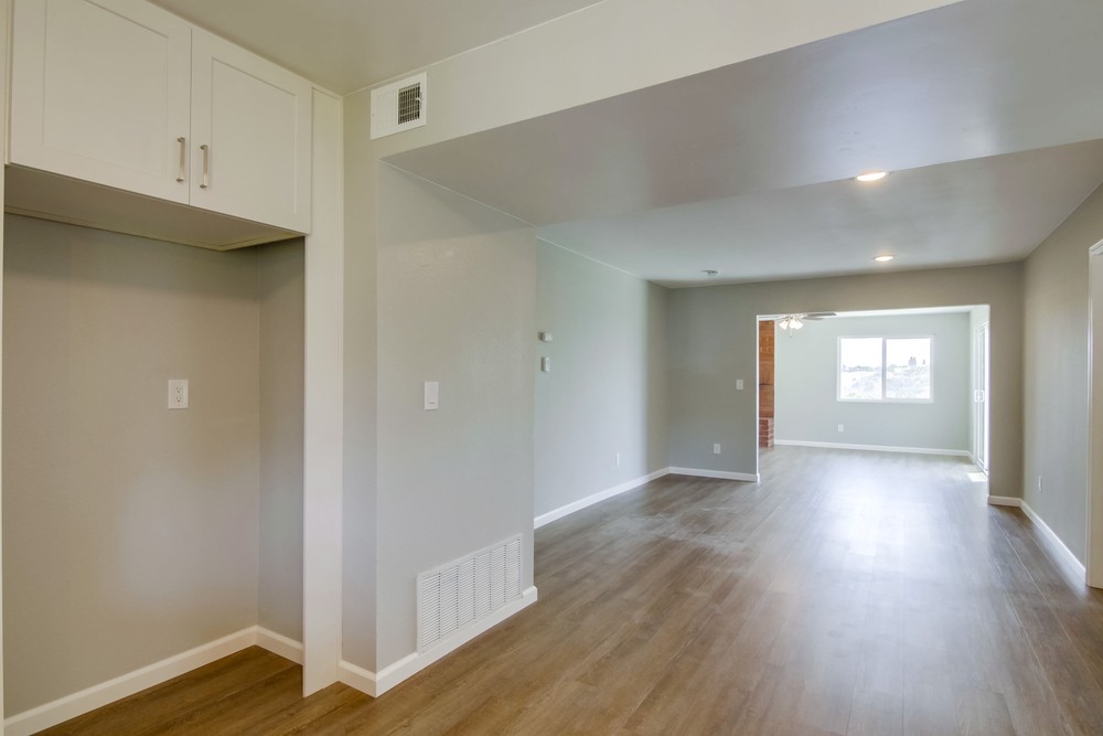 Virtual tour photo 27 of 42 for 6045 Daisy Ave