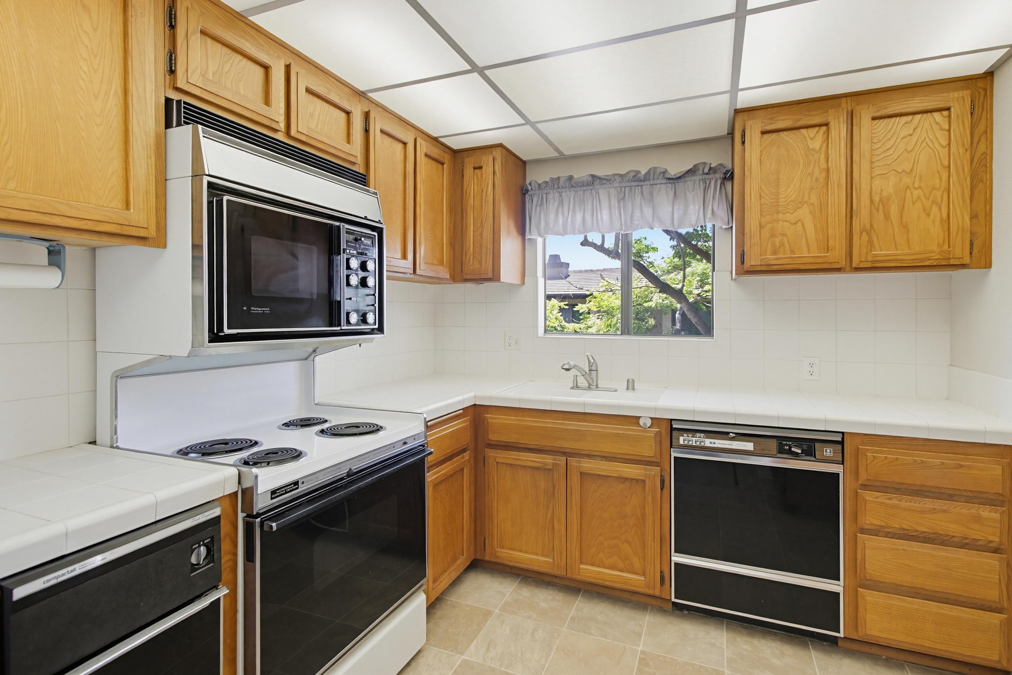 Virtual tour photo 13 of 35 for 6048 Cirrus St