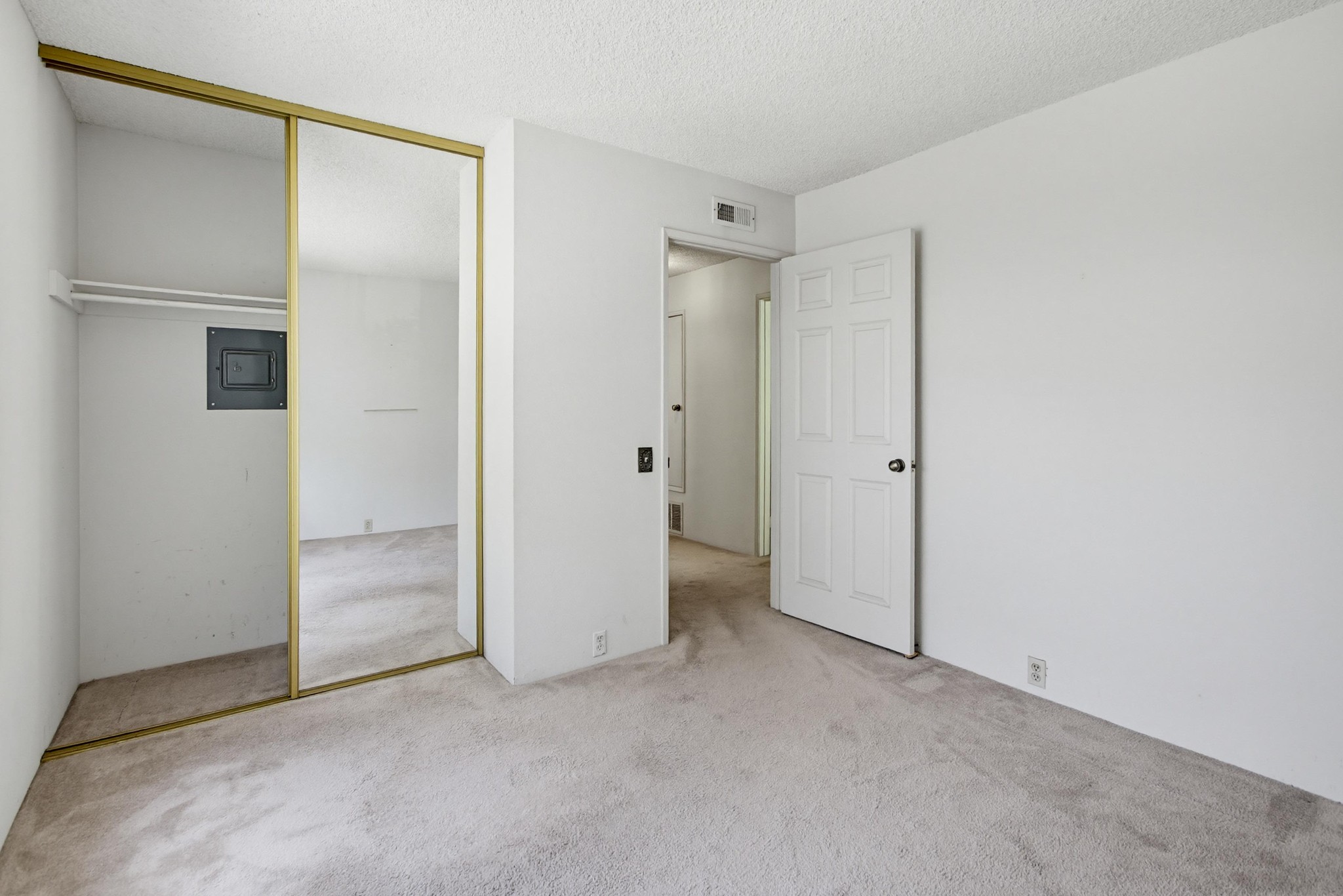 Virtual tour photo 20 of 35 for 6048 Cirrus St