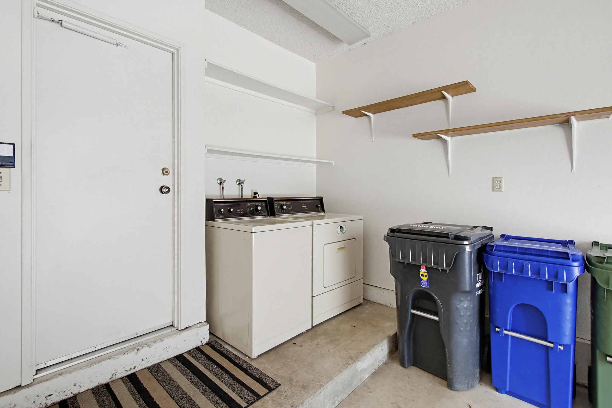 Virtual tour photo 32 of 35 for 6048 Cirrus St