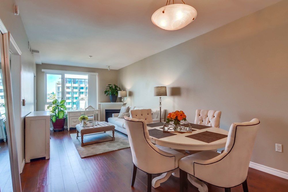 Virtual tour photo 4 of 32 for 605 W Beech St