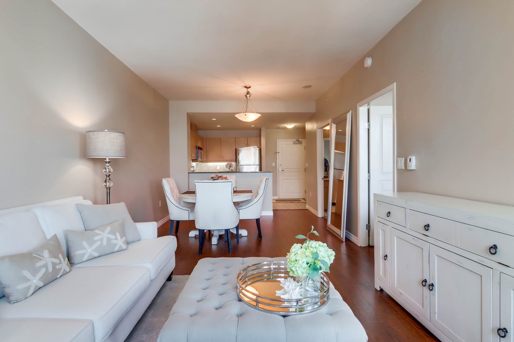 Virtual tour photo 10 of 32 for 605 W Beech St