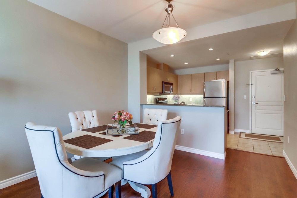 Virtual tour photo 12 of 32 for 605 W Beech St