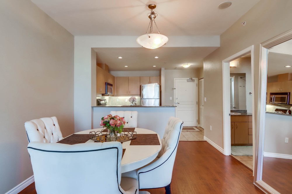 Virtual tour photo 13 of 32 for 605 W Beech St