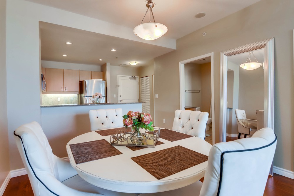 Virtual tour photo 14 of 32 for 605 W Beech St