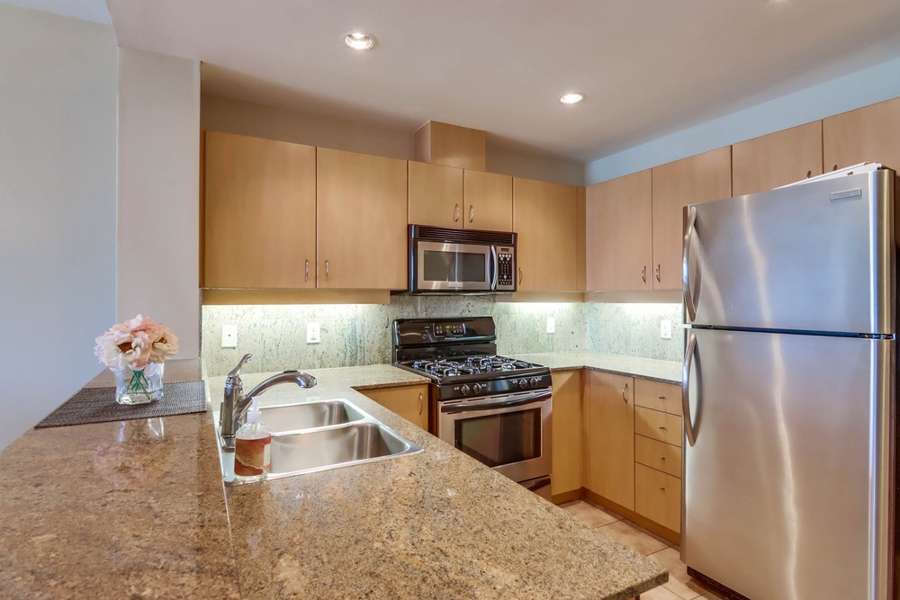 Virtual tour photo 16 of 32 for 605 W Beech St