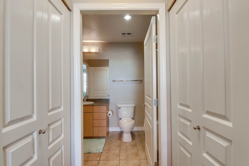 Virtual tour photo 24 of 32 for 605 W Beech St