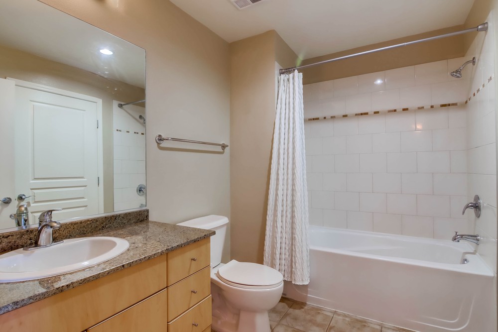 Virtual tour photo 26 of 32 for 605 W Beech St