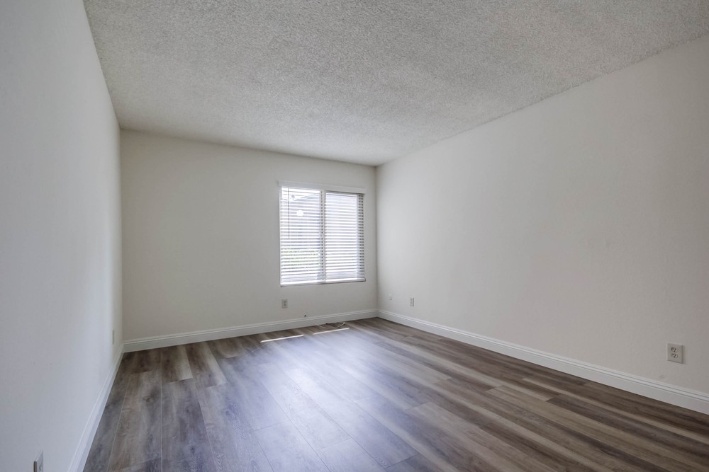 Virtual tour photo 23 of 31 for 6052 Rancho Mission Rd UNIT 407