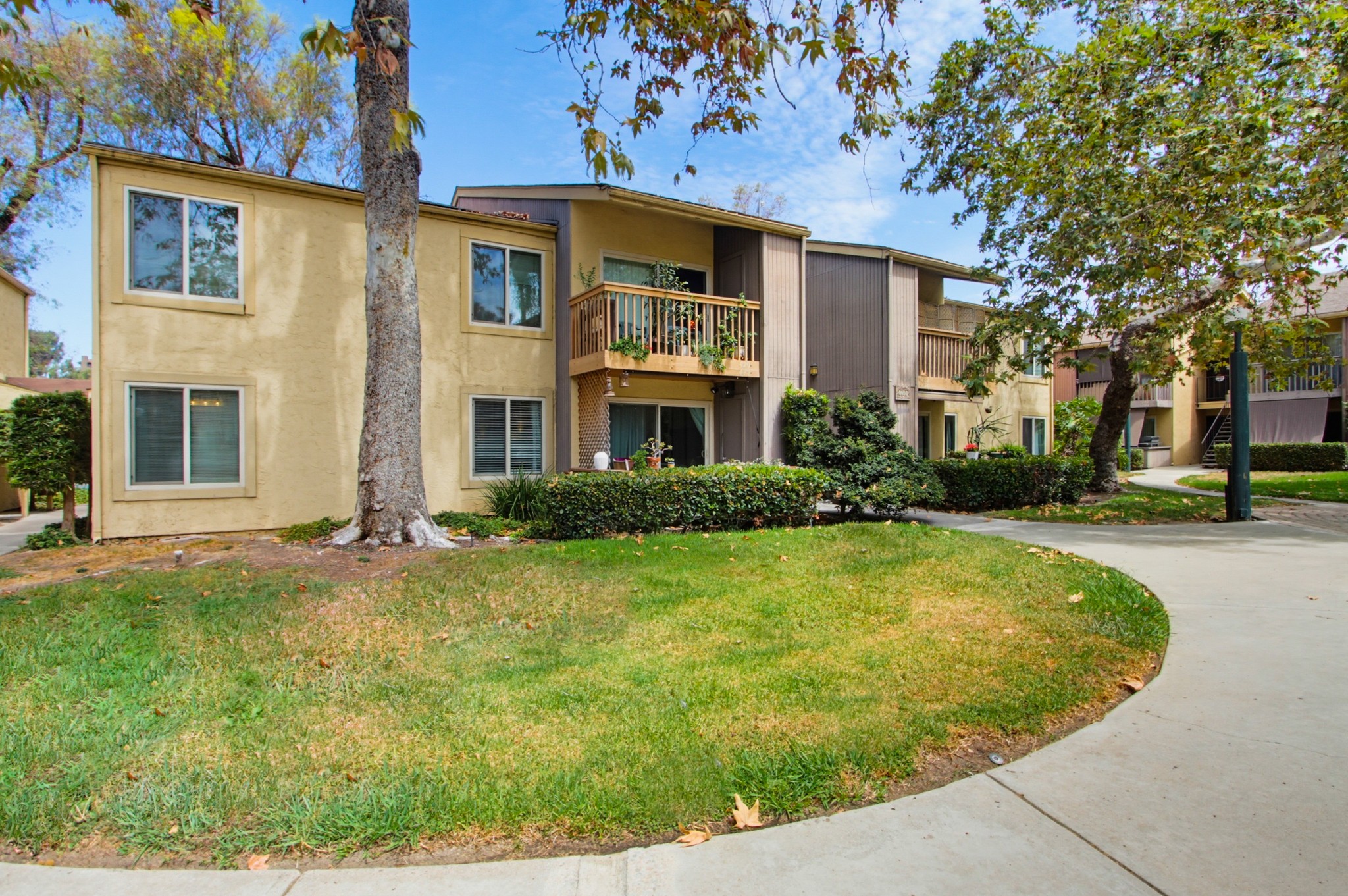 Virtual tour photo 4 of 32 for 6058 Rancho Mission Rd Unit 419