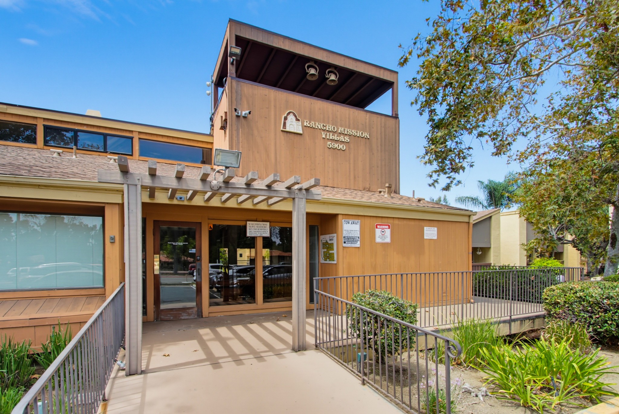 Virtual tour photo 31 of 32 for 6058 Rancho Mission Rd Unit 419