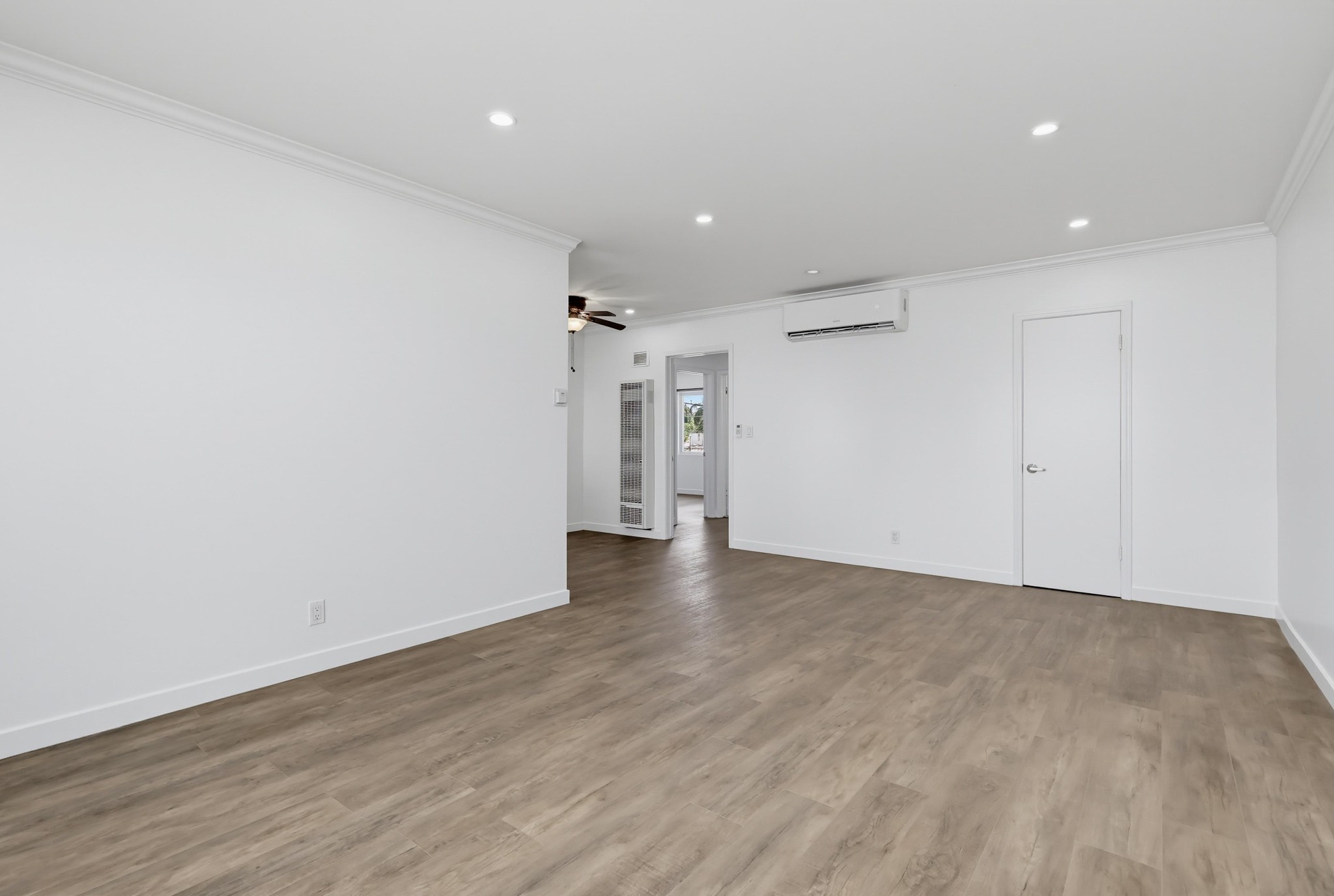 Virtual tour photo 7 of 40 for 6065 Pickford Pl
