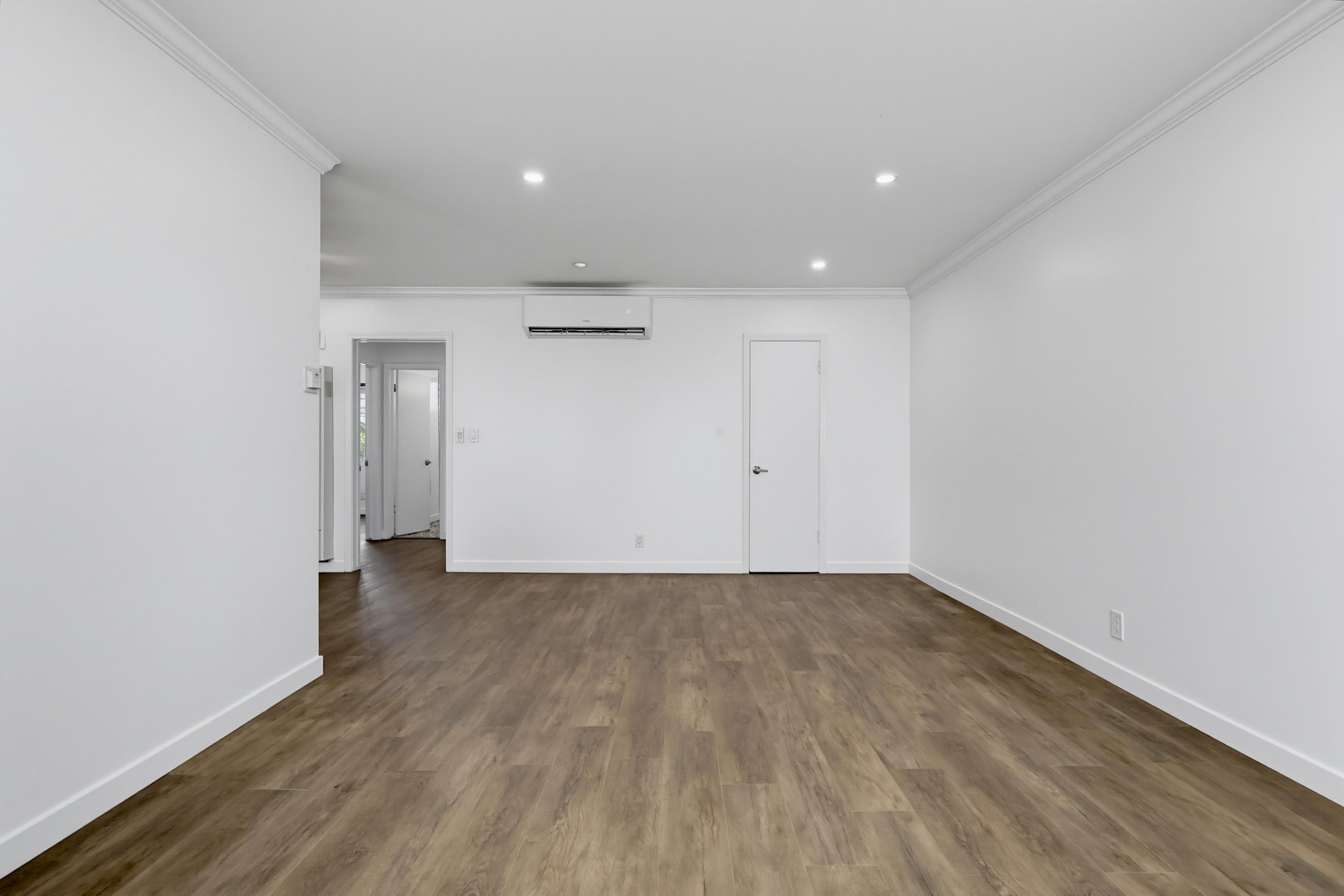 Virtual tour photo 8 of 40 for 6065 Pickford Pl