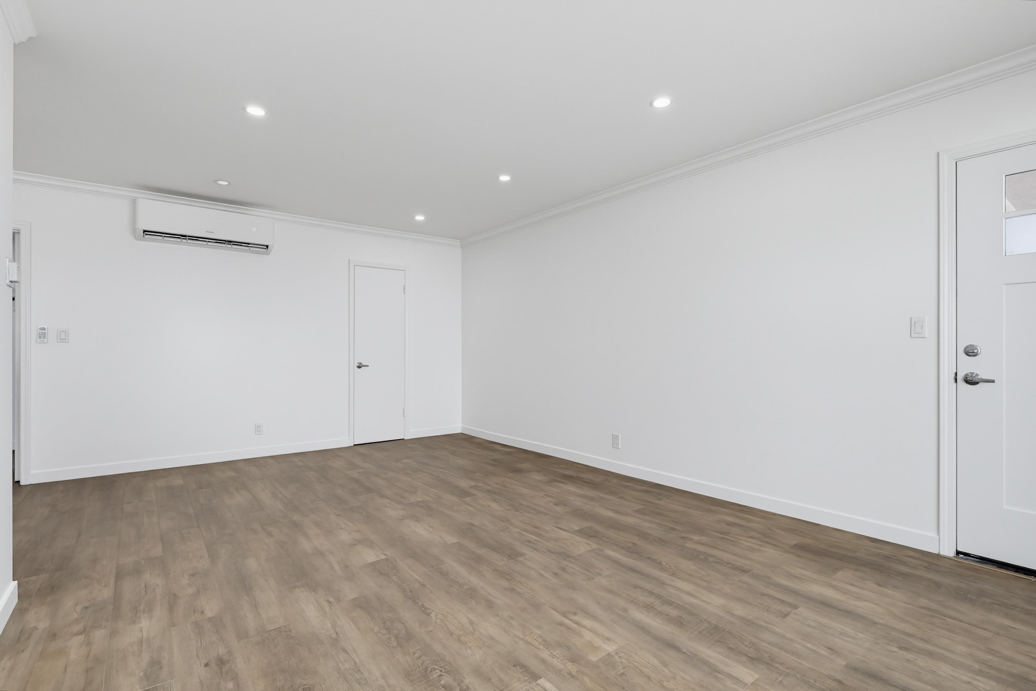 Virtual tour photo 9 of 40 for 6065 Pickford Pl