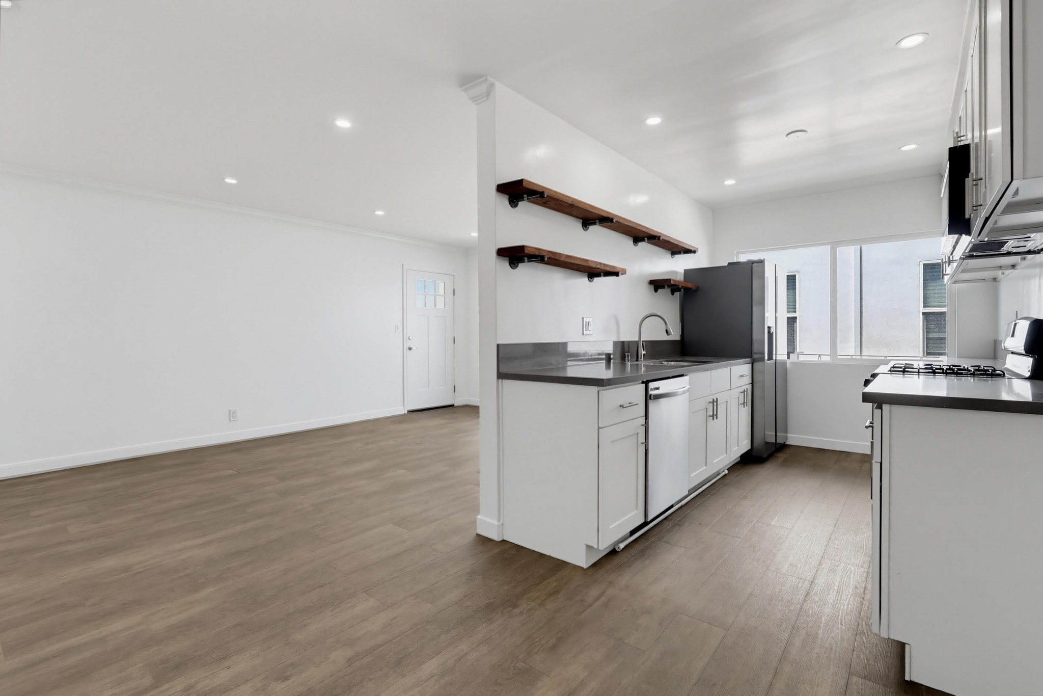 Virtual tour photo 17 of 40 for 6065 Pickford Pl