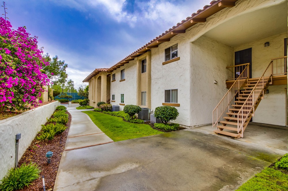 Virtual tour photo 4 of 38 for 6069 Rancho Mission Road #203