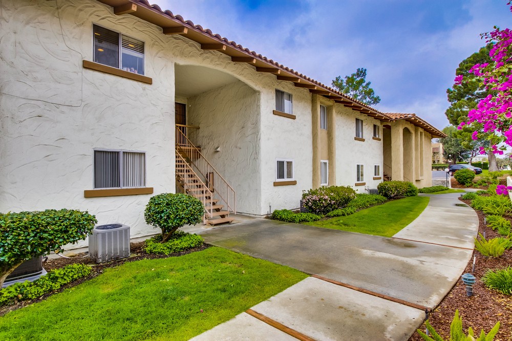 Virtual tour photo 5 of 38 for 6069 Rancho Mission Road #203