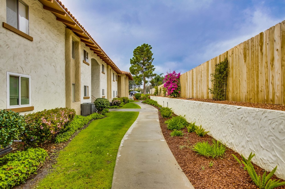 Virtual tour photo 6 of 38 for 6069 Rancho Mission Road #203