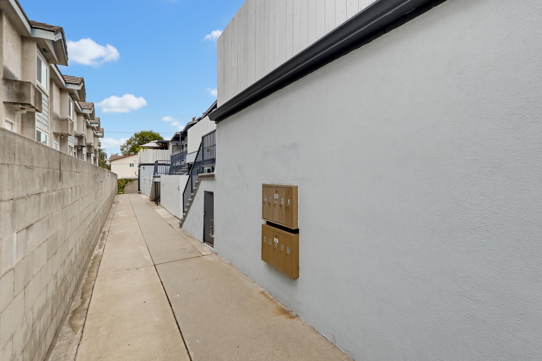 Virtual tour photo 1 of 36 for 607 Mound Ave c