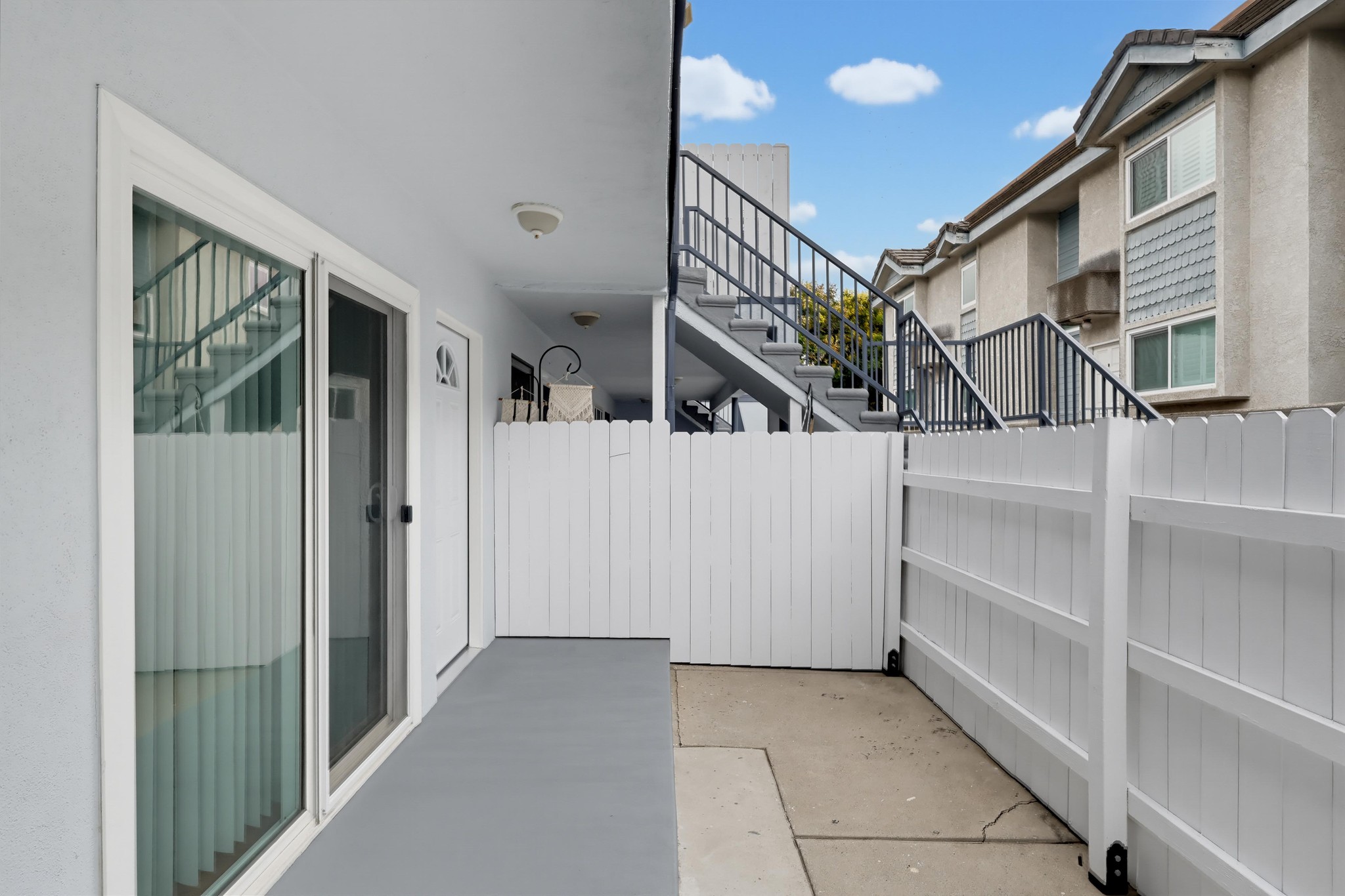 Virtual tour photo 7 of 36 for 607 Mound Ave c
