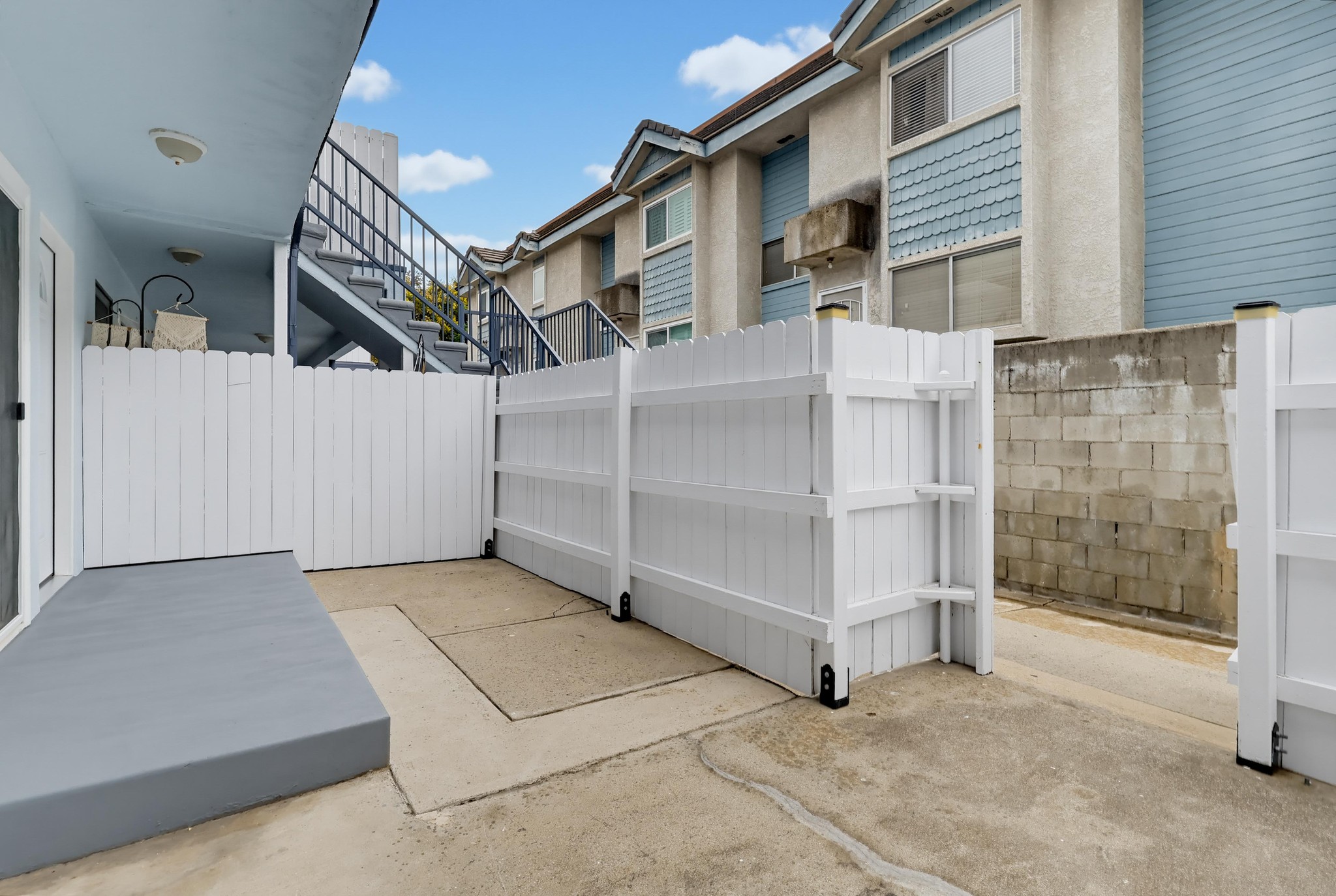 Virtual tour photo 8 of 36 for 607 Mound Ave c