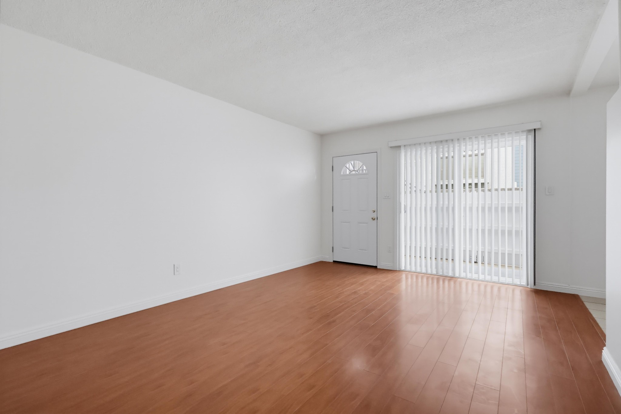 Virtual tour photo 15 of 36 for 607 Mound Ave c