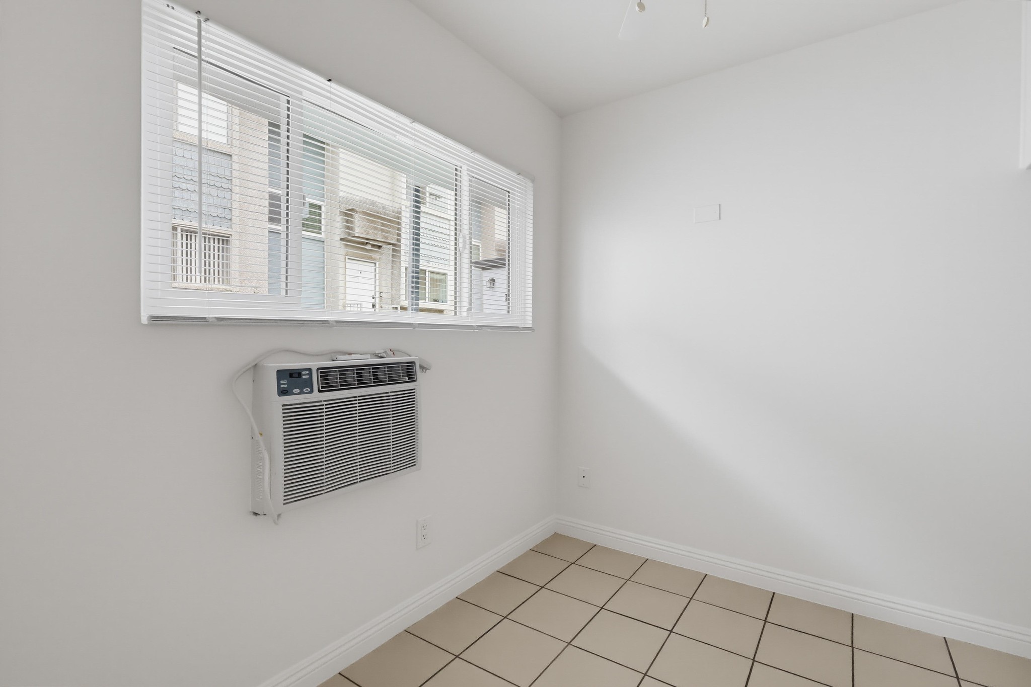 Virtual tour photo 20 of 36 for 607 Mound Ave c