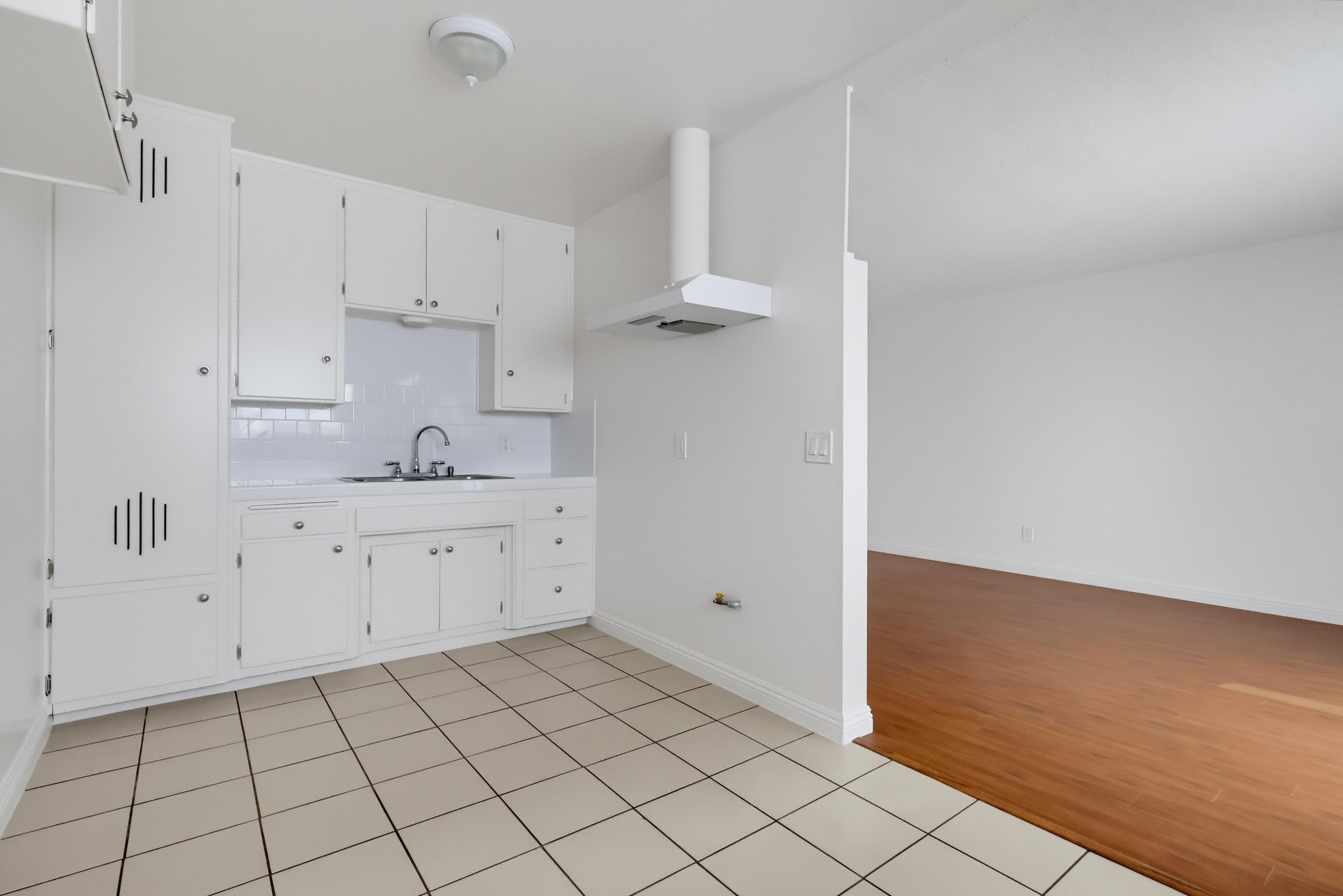 Virtual tour photo 22 of 36 for 607 Mound Ave c