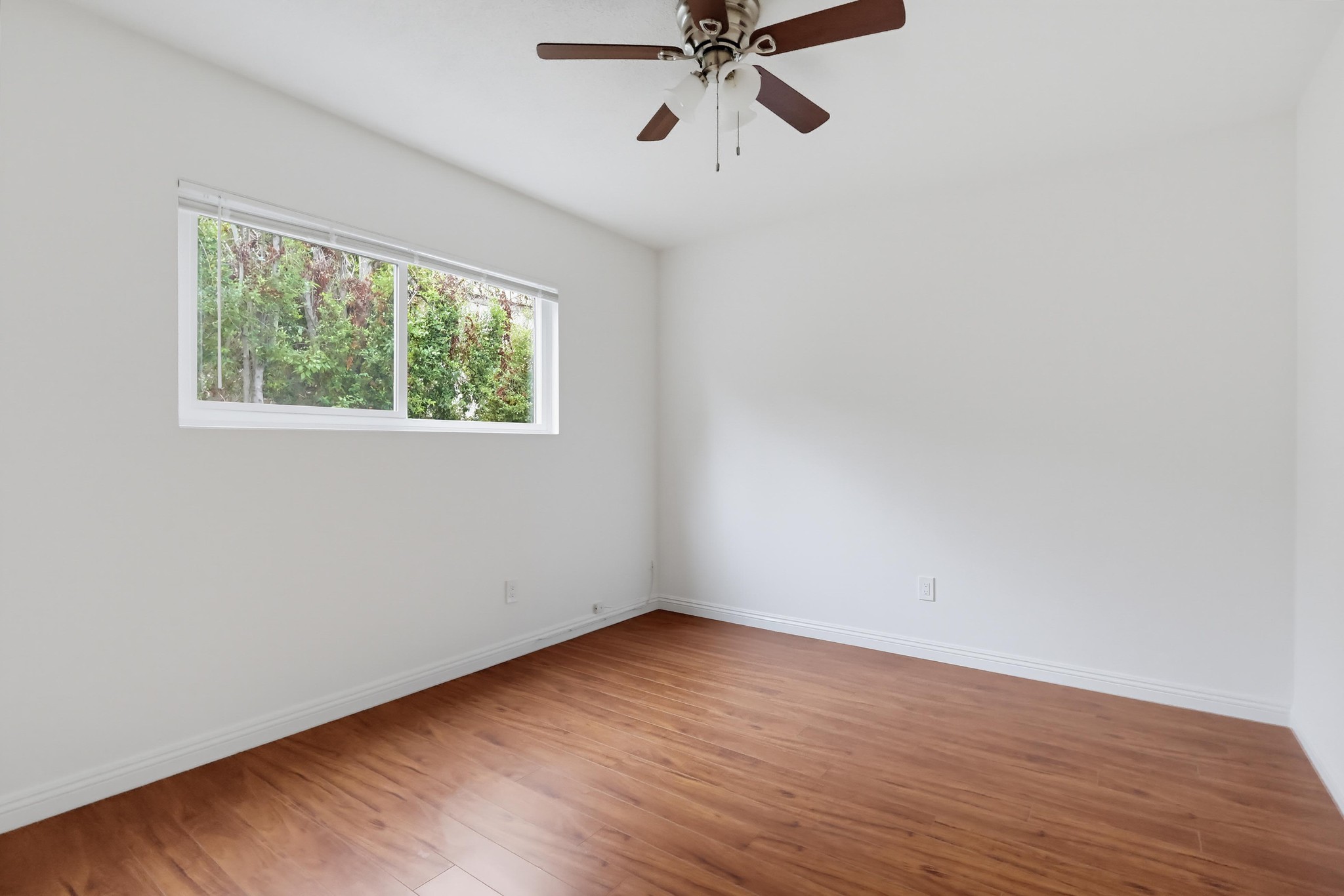 Virtual tour photo 28 of 36 for 607 Mound Ave c