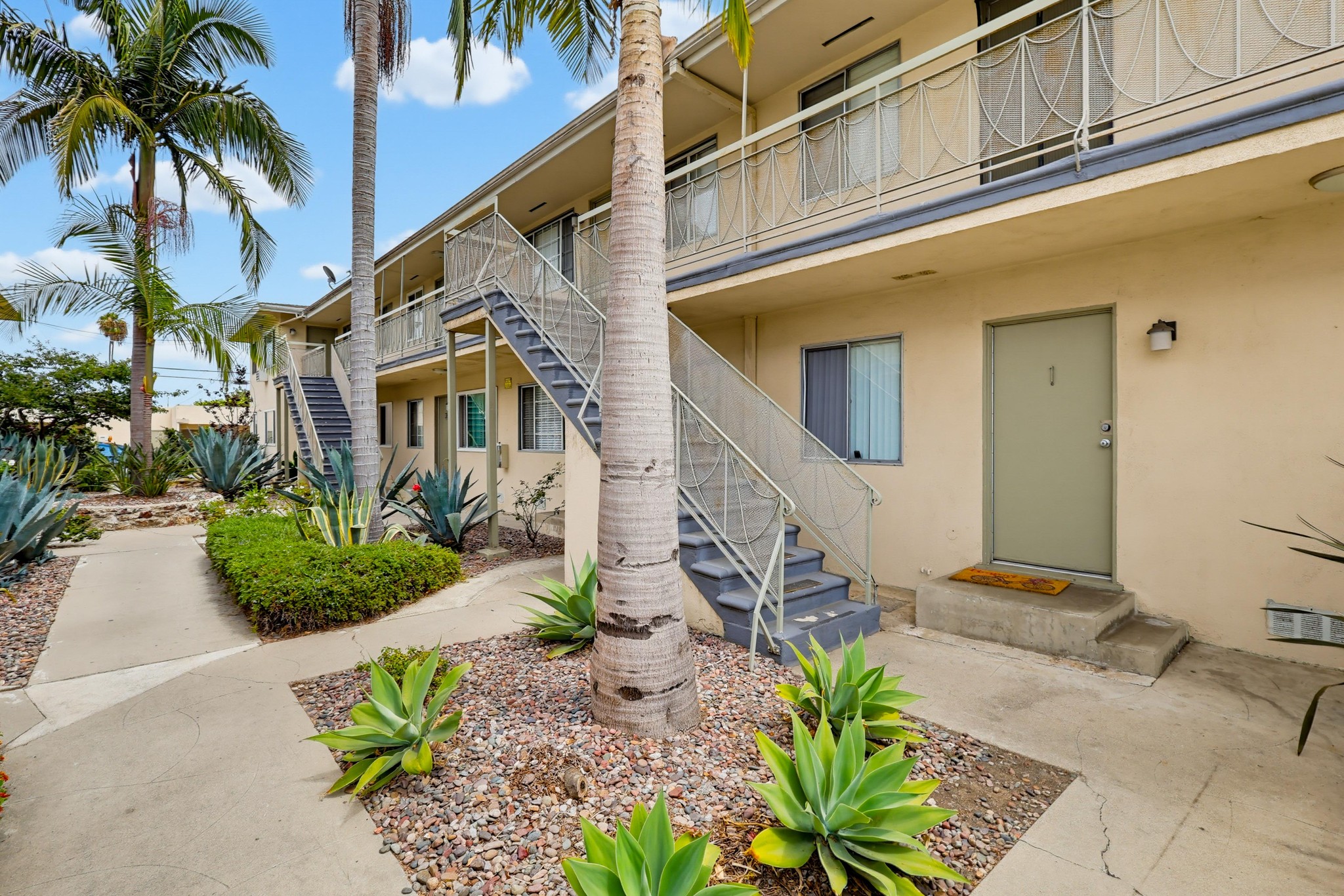 Virtual tour photo 8 of 44 for 6100 West Blvd #08