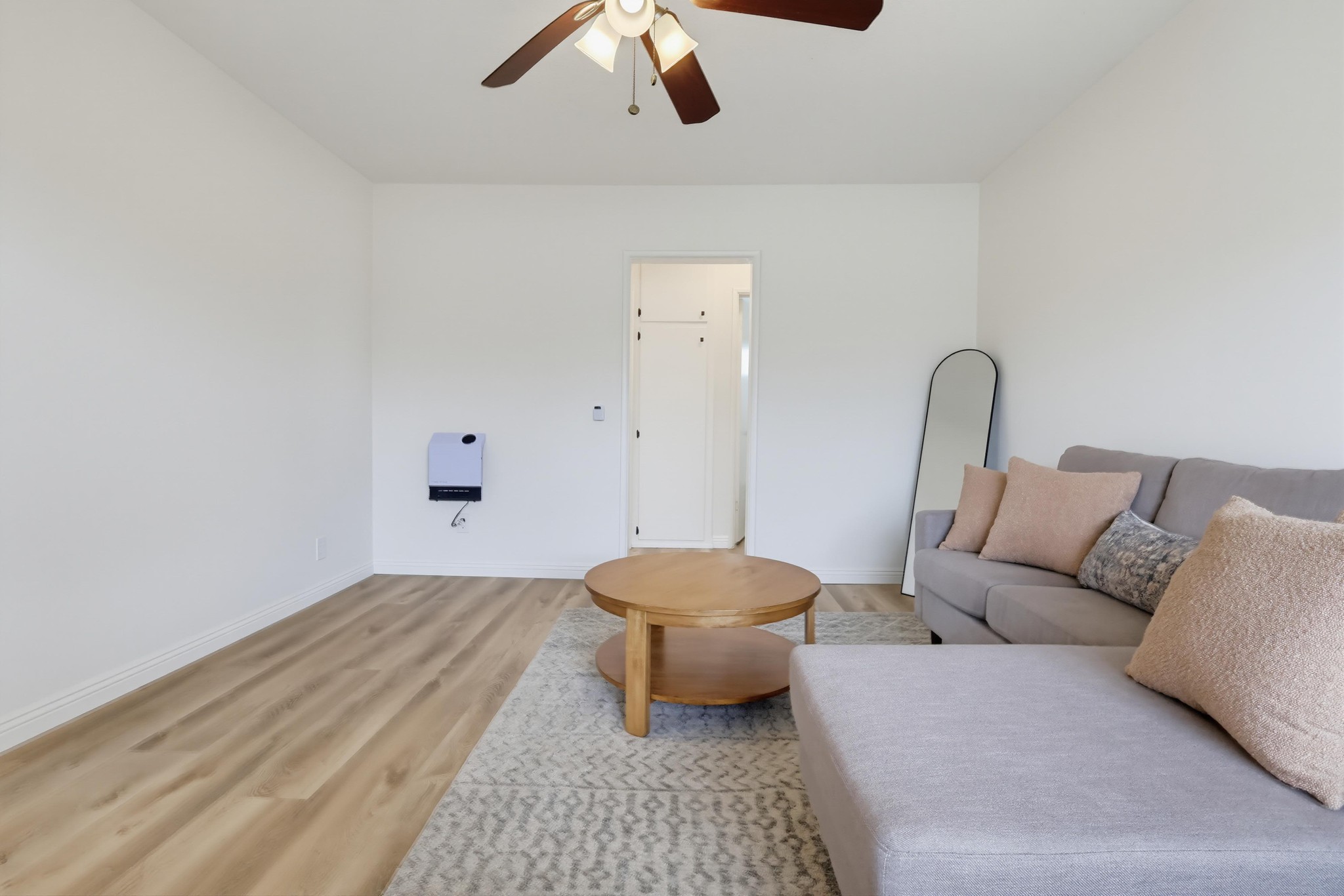 Virtual tour photo 16 of 44 for 6100 West Blvd #08
