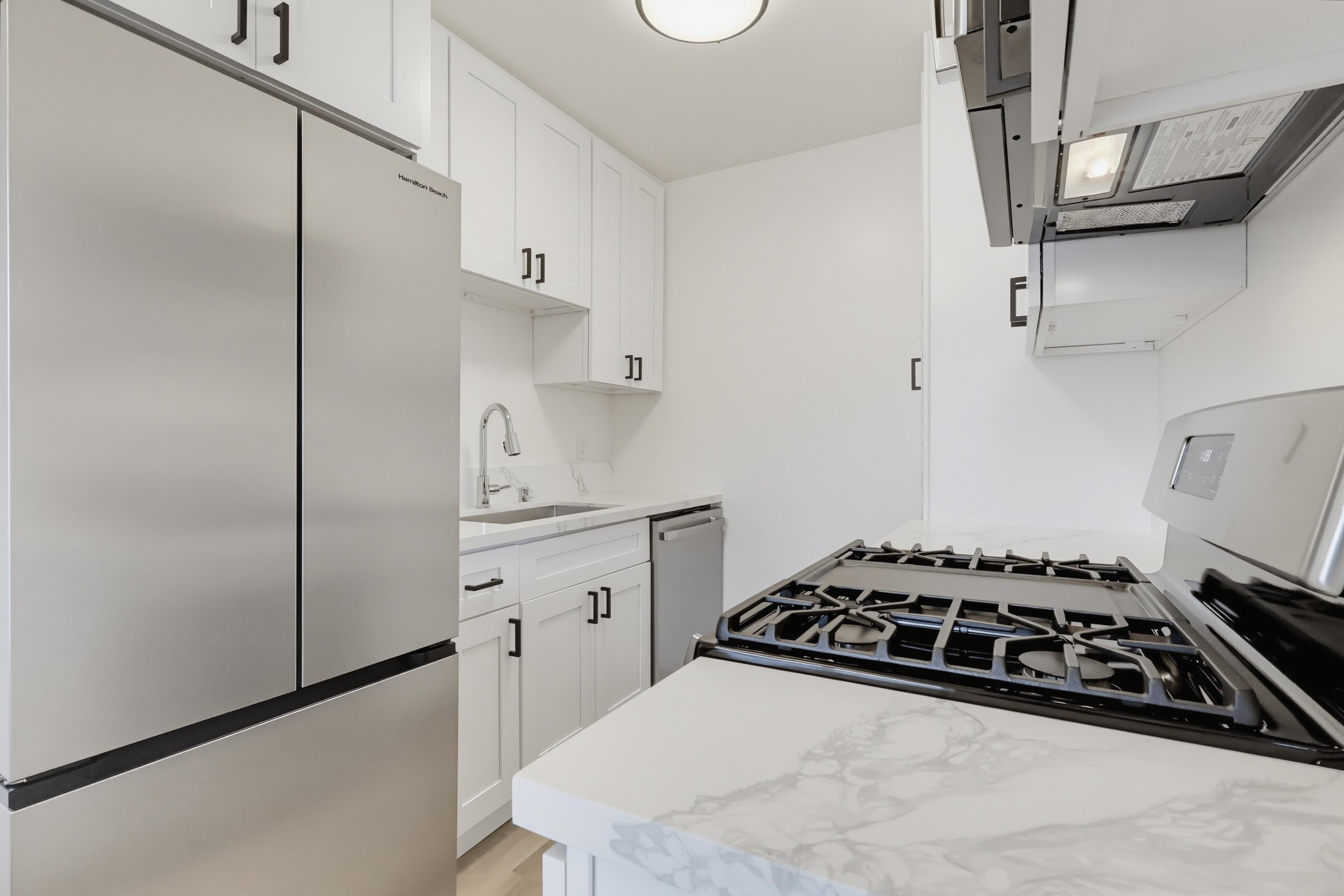 Virtual tour photo 25 of 44 for 6100 West Blvd #08