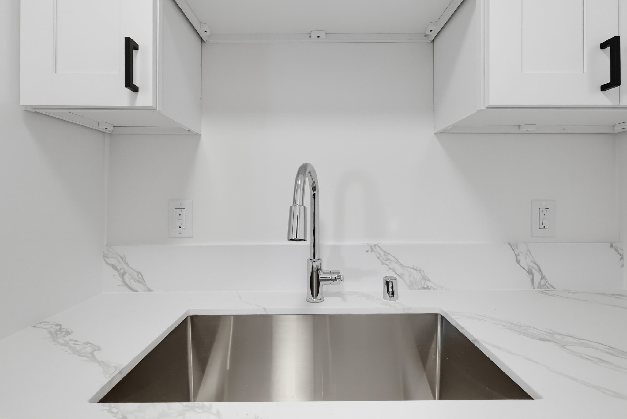 Virtual tour photo 27 of 44 for 6100 West Blvd #08