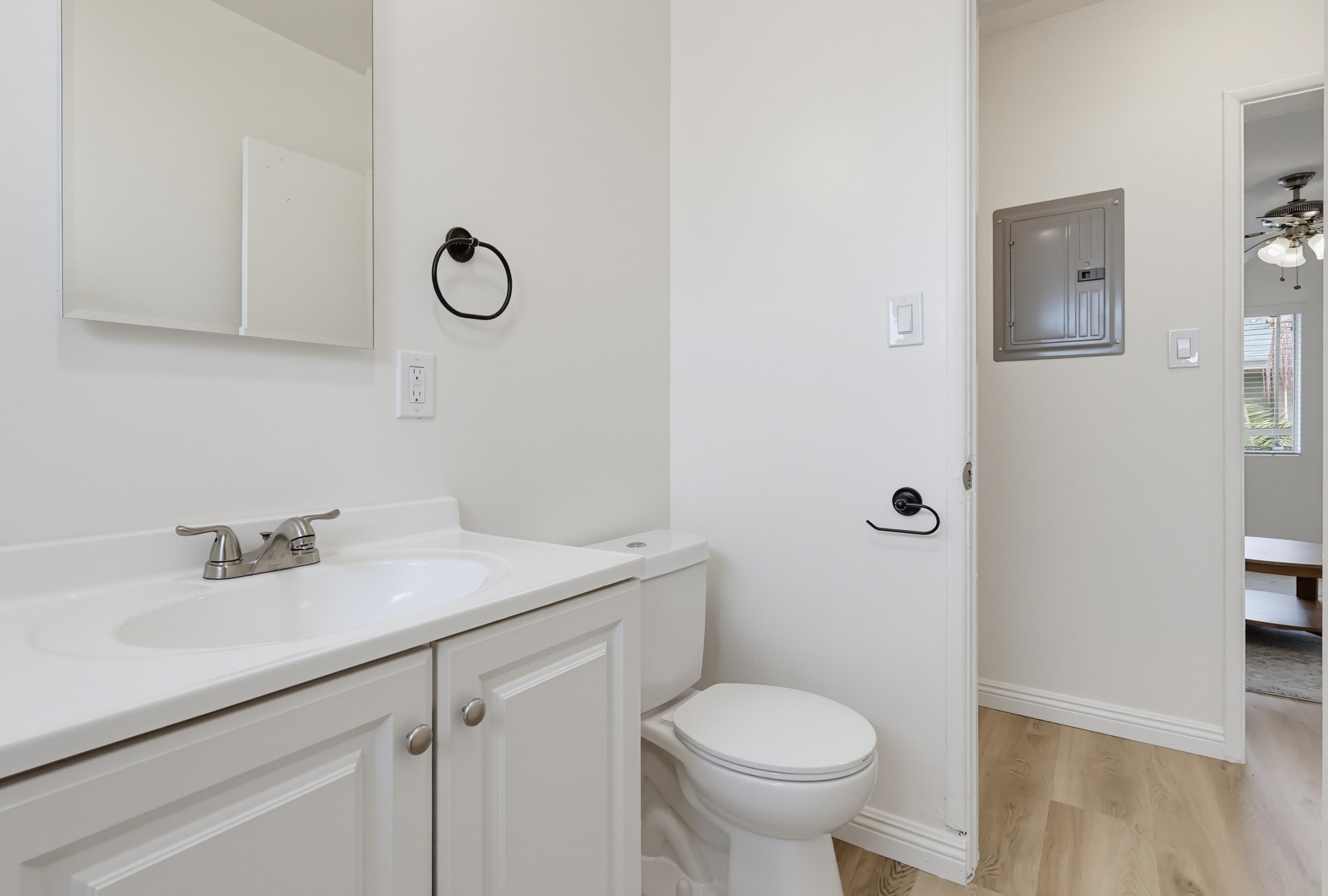 Virtual tour photo 32 of 44 for 6100 West Blvd #08